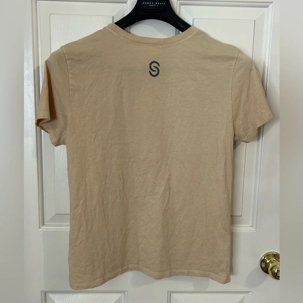 BKE Sterling & Stitch Women’s Medium Graphic T Shirt - Picture 2 of 7